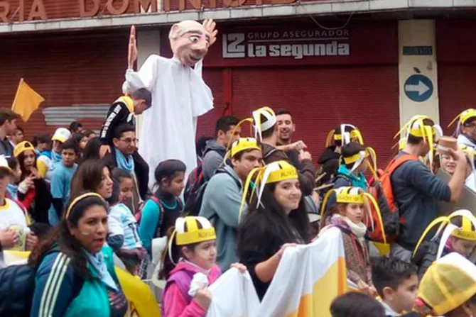 Niños se comprometen a cuidar toda vida en caminata por el Papa Francisco en Argentina [VIDEO]