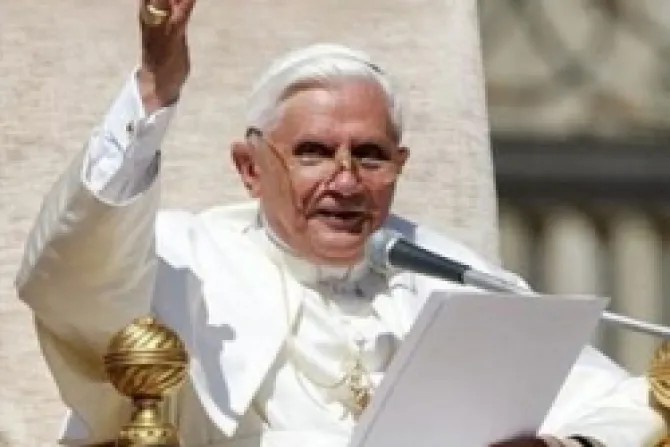 Benedicto XVI: Mundo laboral necesita valores cristianos para salir de la crisis