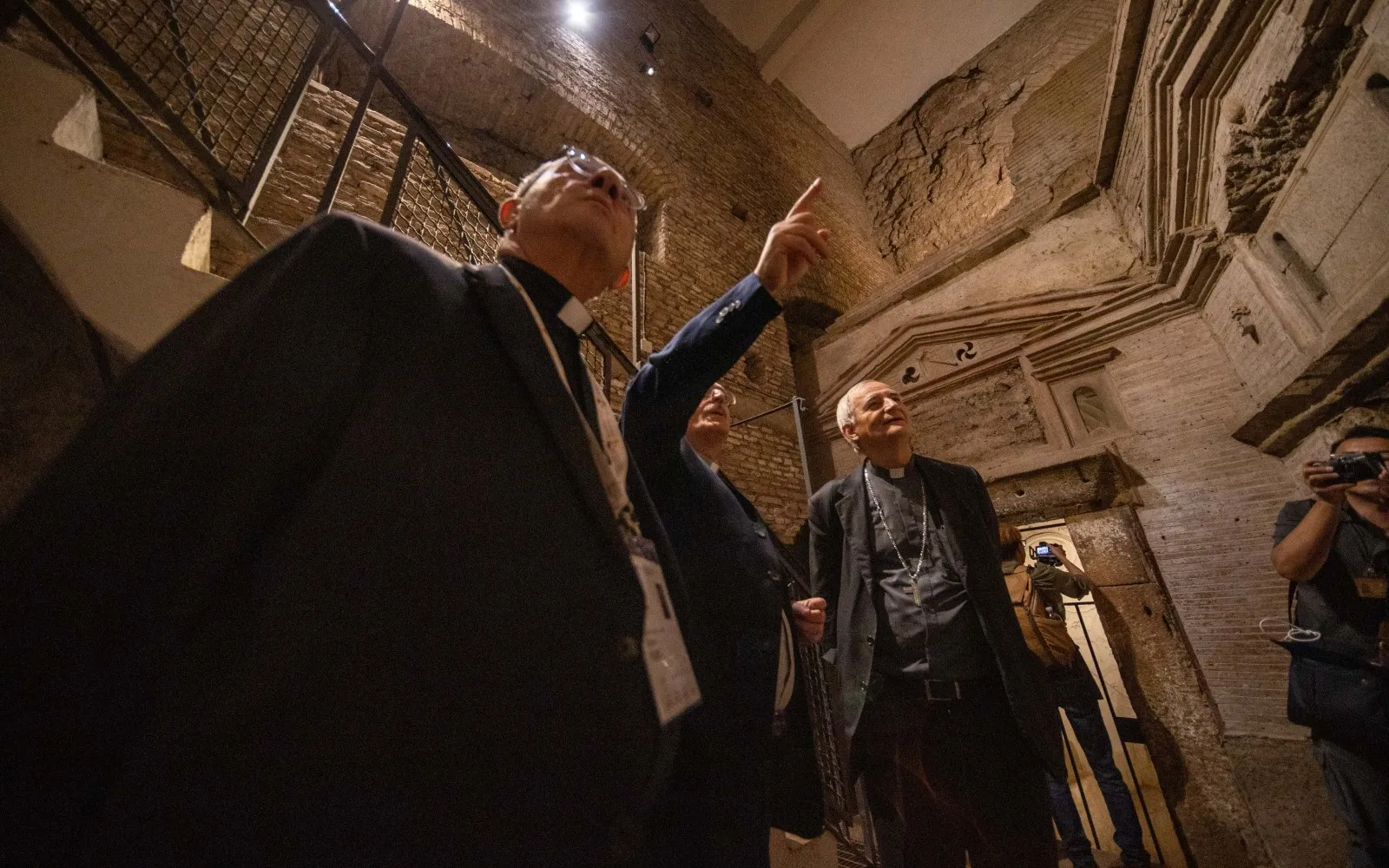 Miembros del Sínodo de la Sinodalidad visitan las catacumbas de San Sebastián en Roma.?w=200&h=150
