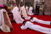 Arzobispo anima a nuevos sacerdotes a arriesgarse a vivir “la locura del amor de Dios”