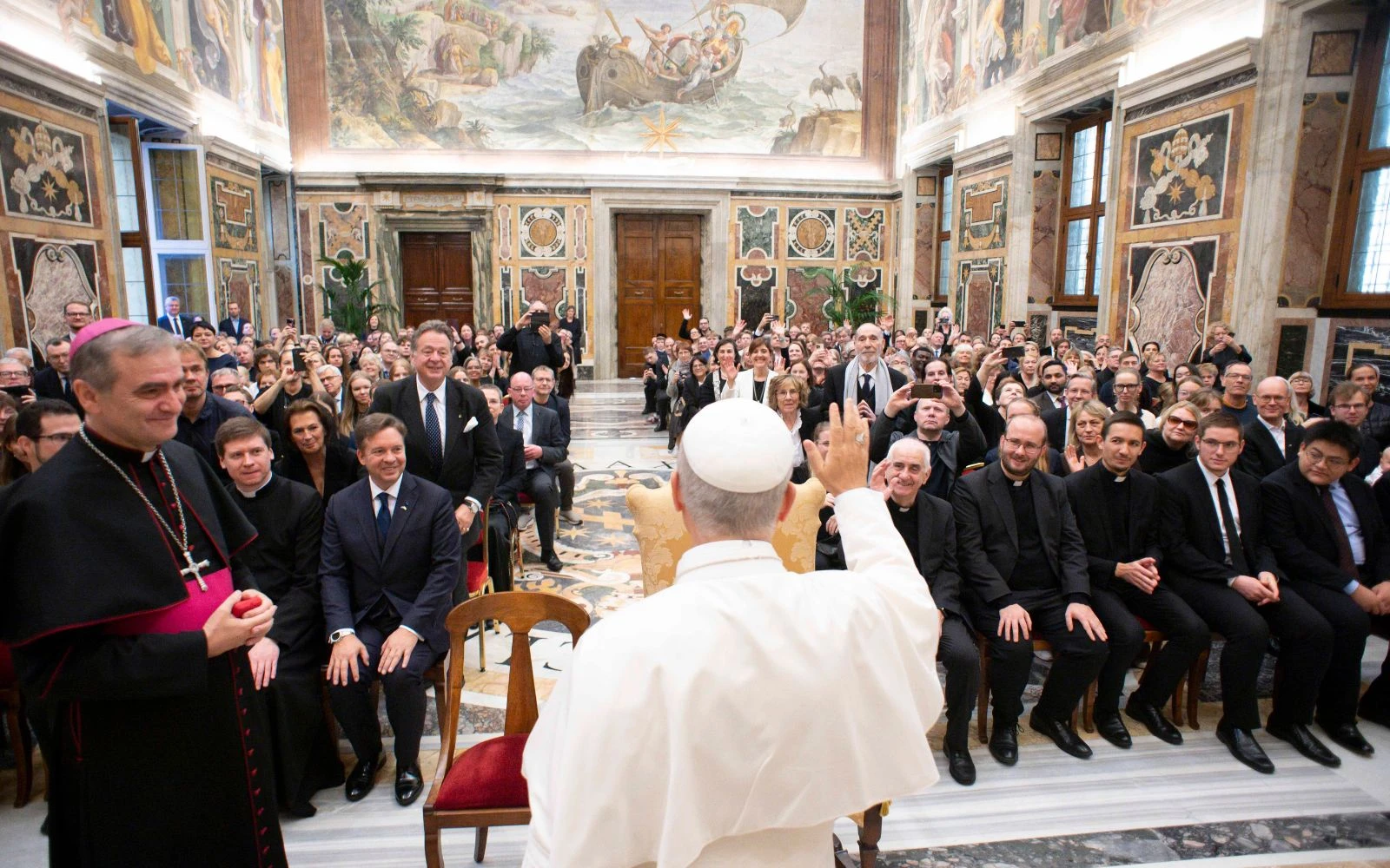 El Papa saluda a los fieles estonios?w=200&h=150