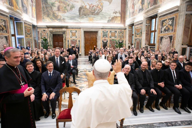El Papa saluda a los fieles estonios