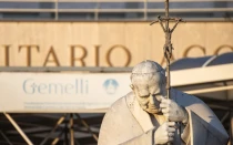 El Papa Francisco permanece hospitalizado desde el 14 de febrero