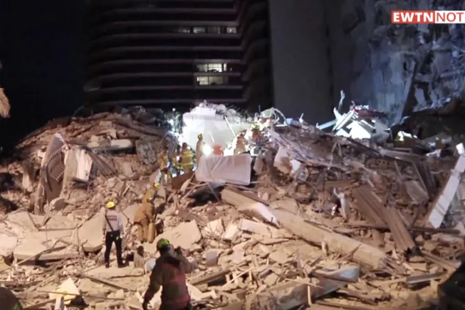Arquidiócesis de Miami llama a la solidaridad con víctimas de edificio derrumbado