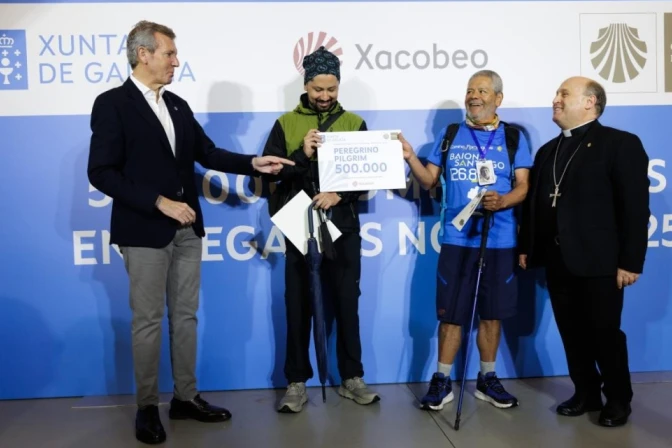 Jaime Forero y su hijo Nicolás recorrieron el Camino de Santiago en memoria de su esposa y madre fallecida .