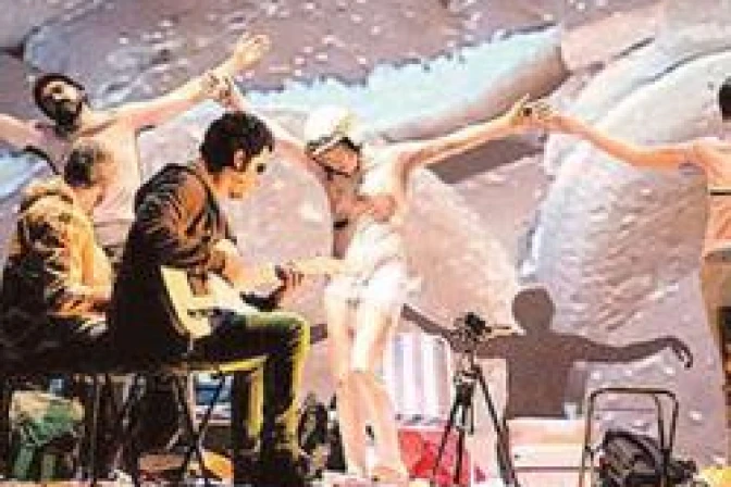 Parisinos responden con vigilia de oración a obra de teatro blasfema “Gólgota Picnic”