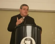 Mons. José Antonio Eguren. 