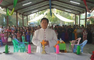 Mons. John Hsane Hgyi. Cru00e9dito: Ayuda a la Iglesia Necesitada. 