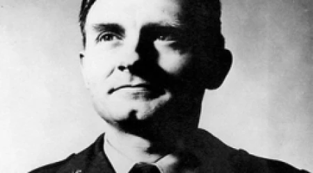 Compau00f1eros de prisiu00f3n promueven beatificaciu00f3n de sacerdote hu00e9roe en guerra de Corea