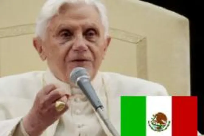 Católicos mexicanos rezan por visita del Papa en antigua basílica de Guadalupe