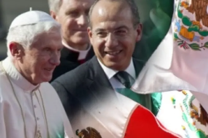 Benedicto XVI destaca raíces cristianas de México en telegrama a presidente Calderón 