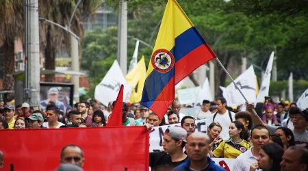 Obispos de Colombia piden suspender marchas públicas debido a crisis por COVID-19