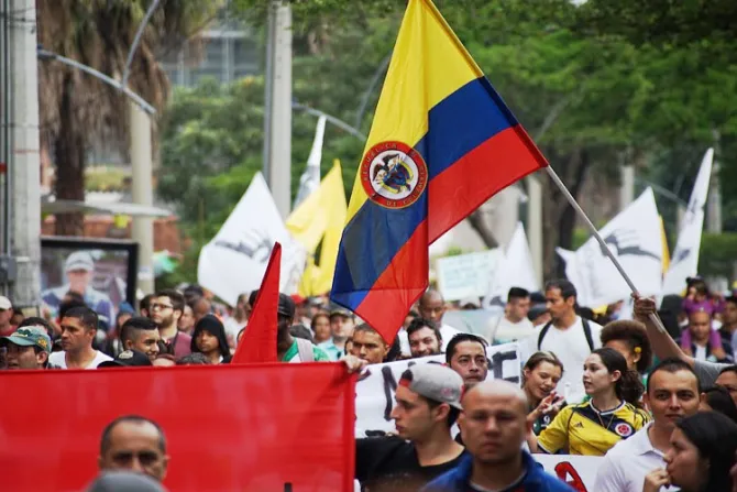 Obispos de Colombia piden suspender marchas públicas debido a crisis por COVID-19
