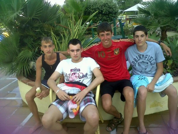 Joe junto a sus amigos. Crédito: Asociación Joe Wilson