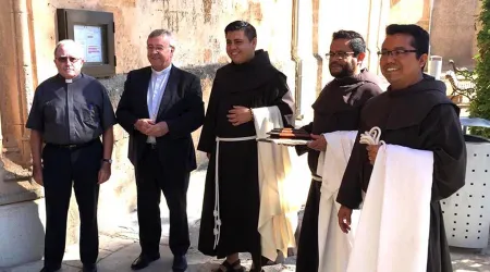  Franciscanos vuelven a pueblo natal de San Junípero Serra