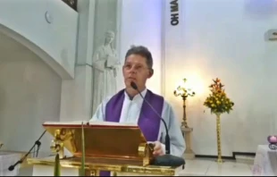 P. Ramiro Quintero Salazar. Cru00e9dito: Captura de video de la cuenta de Twitter de Blu Pacu00edfico. 