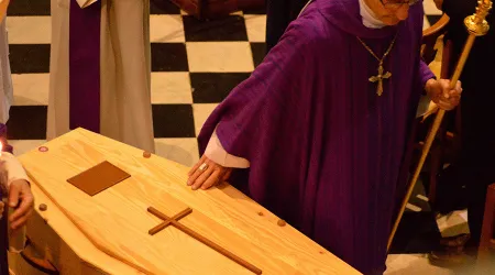 Decenas de sacerdotes fallecieron en Latinoamérica por COVID-19 durante misión, dice ACN