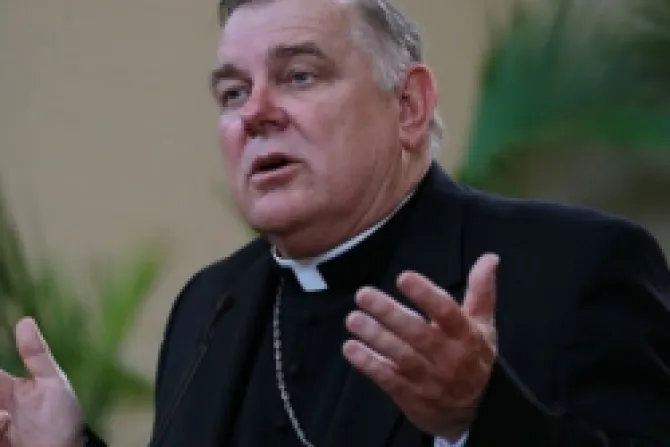 Supresión de libertad religiosa socava a la nación, dice Arzobispo de Miami
