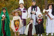 4 ideas para celebrar en familia Holywins en la víspera de todos los santos