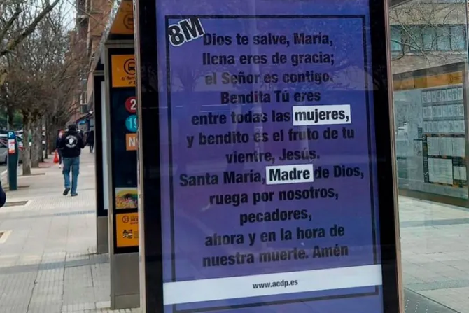 Día de la Mujer: Colocan carteles con el Ave María en 30 ciudades de España