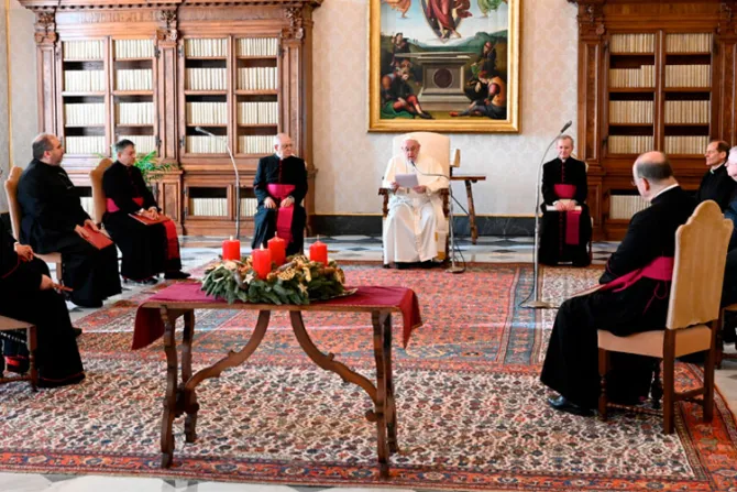 El Papa Francisco invoca la protección de San José sobre la Iglesia