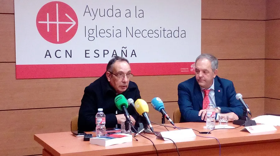 Mons. Jean Abdo Arbach, Arzobispo de Homs (Siria) y Javier Menéndez Ros, director de AIN España. Foto: AIN. ?w=200&h=150