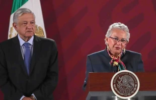 Imagen referencial / Andru00e9s Manuel Lu00f3pez Obrador (izquierda) y su secretaria de Gobernaciu00f3n, Olga Su00e1nchez Cordero (derecha). Cru00e9dito: Sitio Oficial de Andru00e9s Manuel Lu00f3pez Obrador. 