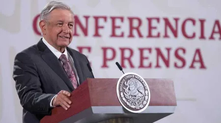 López Obrador critica a obispos por no rechazar el neoliberalismo “como lo hace el Papa”