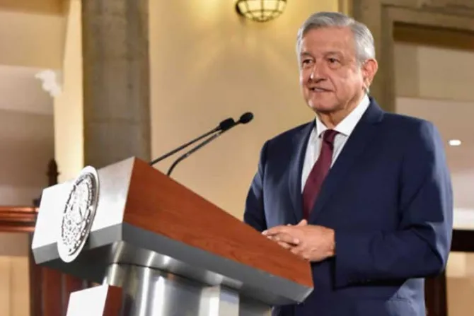 Advierten señales de autoritarismo y graves errores en gobierno de López Obrador