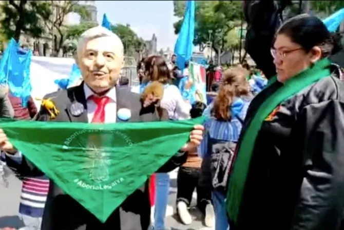 Escenifican “régimen de muerte” de López Obrador en México