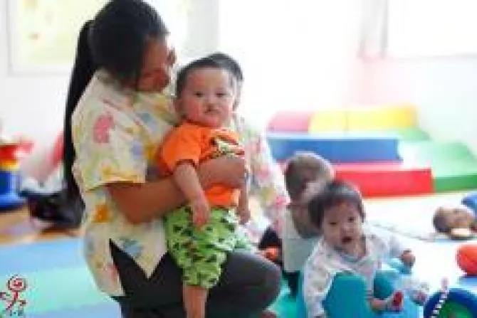 Esposos católicos salvan de la muerte a 1400 huérfanos en China