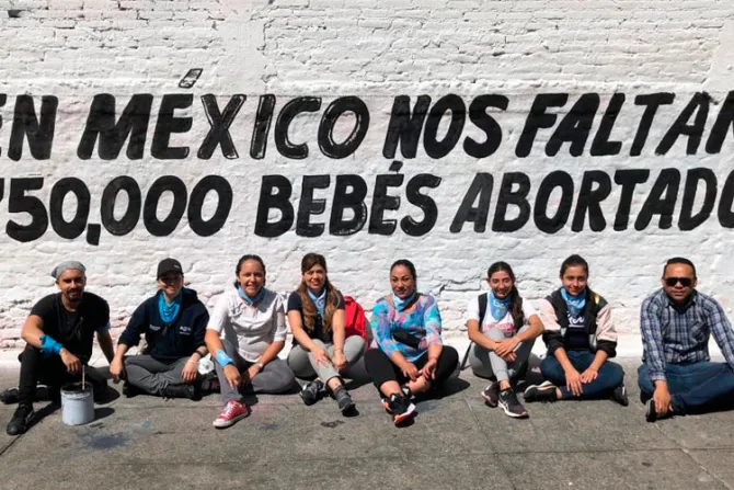 Con mural conmemoran a 750 mil bebés muertos por aborto en México