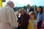 Abuelitos católicos y sus 11 hijos, varios de ellos religiosos, dan testimonio de fe al Papa