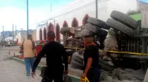 Camión que embistió a peregrinos en México - Foto: Twitter Infobae