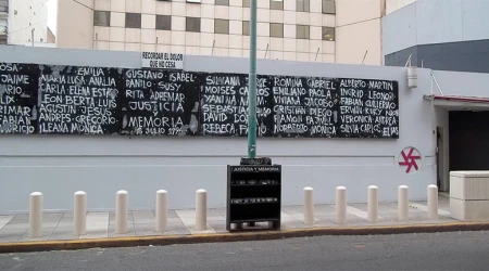 [VIDEO] u201cEl terrorismo es una locurau201d, expresa el Papa Francisco a 20 au00f1os del atentado de la AMIA