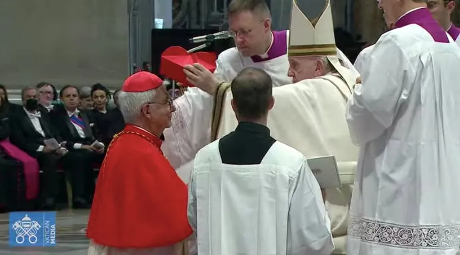 Cardenal Adalberto Martínez de Paraguay recibe el birrete de cardenal. Crédito:Captura Vatican Media?w=200&h=150