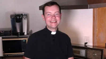 Adam Kotas anuncia su regreso a la Iglesia Católica