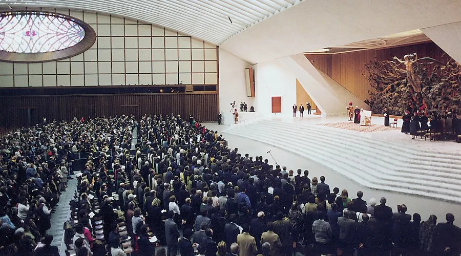 Audiencia del Papa Juan Pablo II en 1998 con miembros de la Obra de la Iglesia. Crédito: Obra de la Iglesia?w=200&h=150