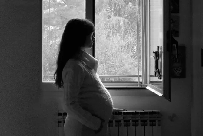 Sancionan a psicóloga que apoyó a menor violada para que no abortara