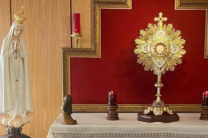 Fieles se unirán en Adoración Eucarística para pedir por la paz en Chile