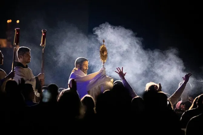 Miles de jóvenes universitarios adoran al Santísimo Sacramento en EEUU [FOTOS]