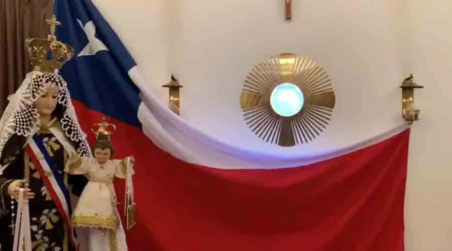 Virgen de Fátima acompañó adoración eucarística para pedir por la paz en Chile