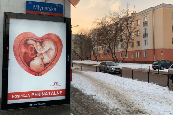 Colocan más de 1.000 carteles para defender la vida ante el aborto en Polonia