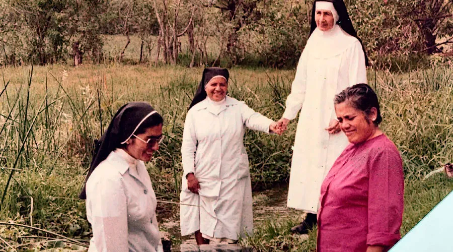 María Agustina Rivas López "Aguchita" y San José / Crédito: Congregación de Nuestra Señora de la Caridad del Buen Pastor e imagen de M0tty (CC BY-SA 3.0)