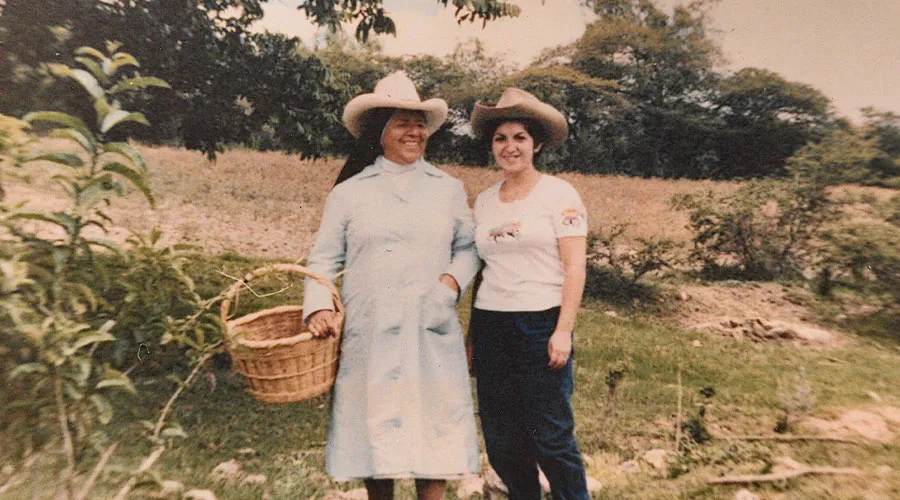 María Agustina Rivas López "Aguchita" y una compañera / Crédito: Congregación de Nuestra Señora de la Caridad del Buen Pastor