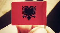 Bandera de Albania. Foto: Wikipedia / Memi Sahitolli (CC BY-SA 3.0)