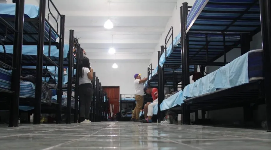 Reabren albergue católico de invierno para personas sin techo en Ciudad de México