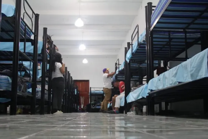 Reabren albergue católico de invierno para personas sin techo en Ciudad de México