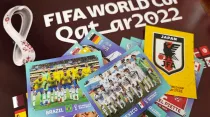 Álbum y "estampitas" oficiales de Panini para el Mundial Qatar 2022. Crédito: David Ramos / ACI Prensa.