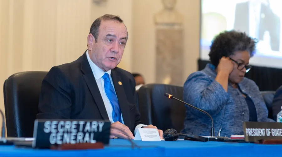 Presidente de Guatemala, Alejandro Giammattei, en sesión protocolar del Consejo Permanente de la OEA. Crédito: Juan Manuel Herrera/OAS (CC BY-NC-ND 2.0).
